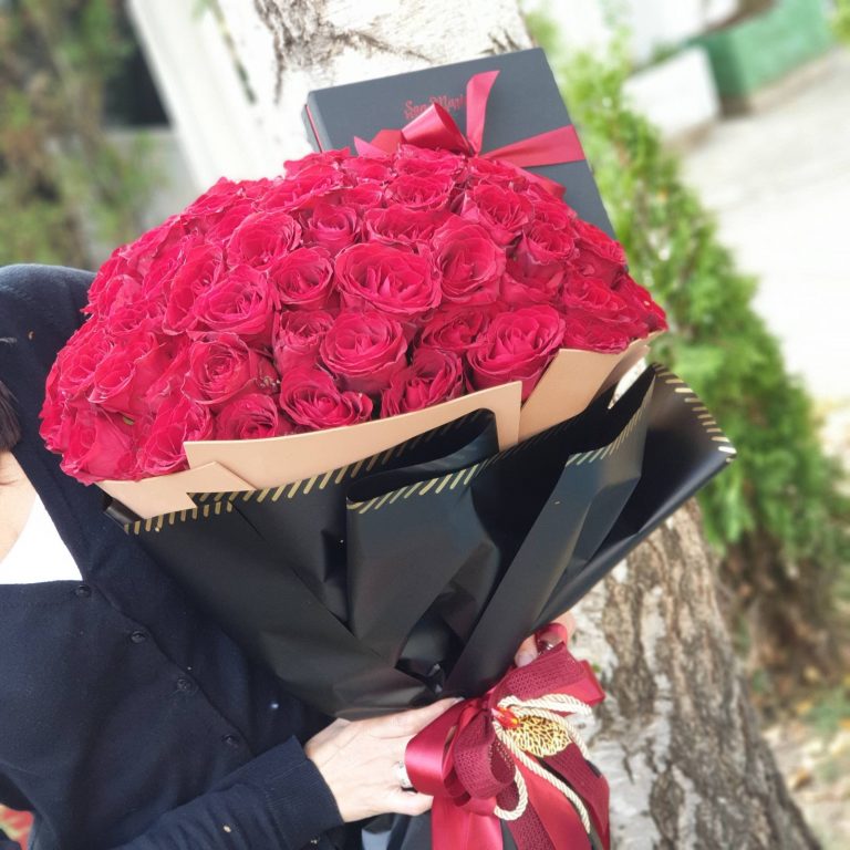 101 Ruža u luksuznom buketu - Provansa Dekor - Online cvećara - Dostava cveća