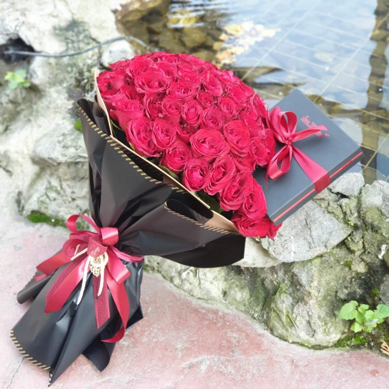 101 Ruža u luksuznom buketu - Cvećara Provansa Dekor - Online cvećara - Dostava cveća Beograd