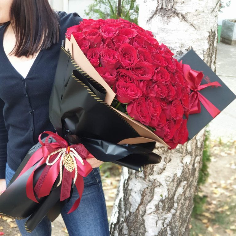 101 Ruža u luksuznom buketu - Cvećara Provansa Dekor - Online cvećara - Dostava cveća