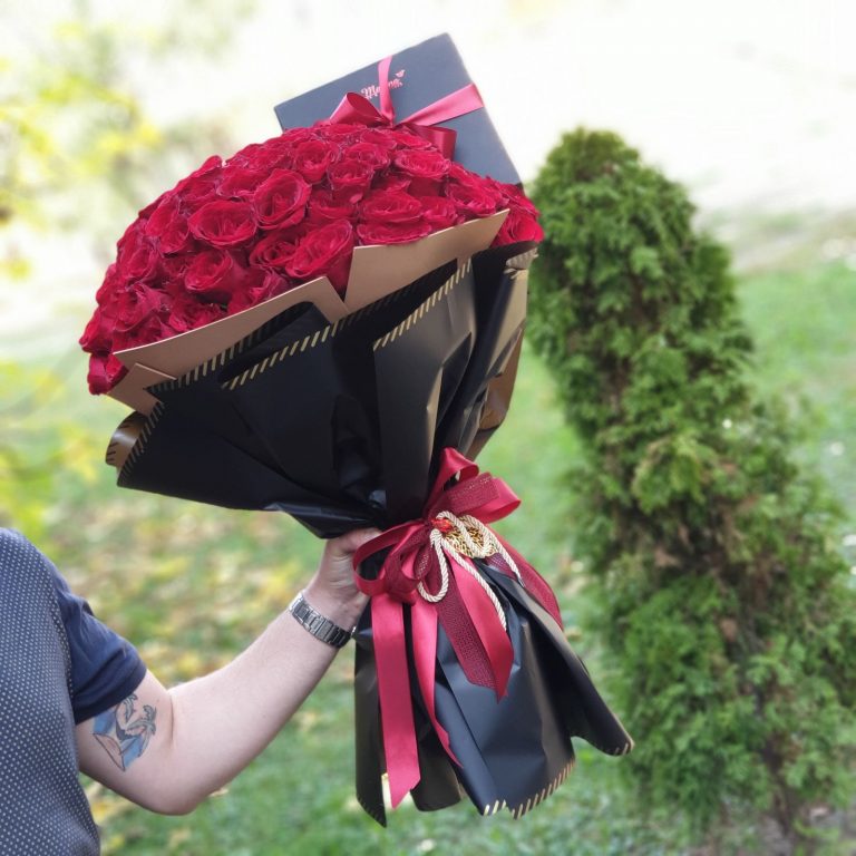 101 Ruža u luksuznom buketu - Cvećara Provansa Dekor - Online cvećara - Dostava cveća