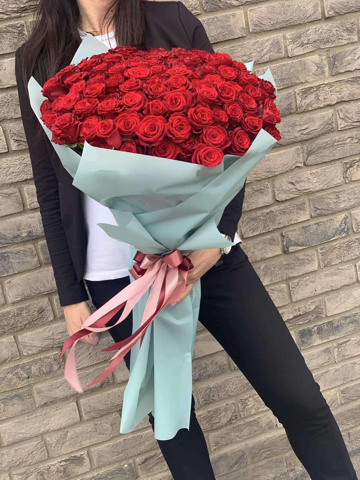 101 Crvena ruža u buketu - Dostava cveća Beograd - Cvećara Provansa Dekor