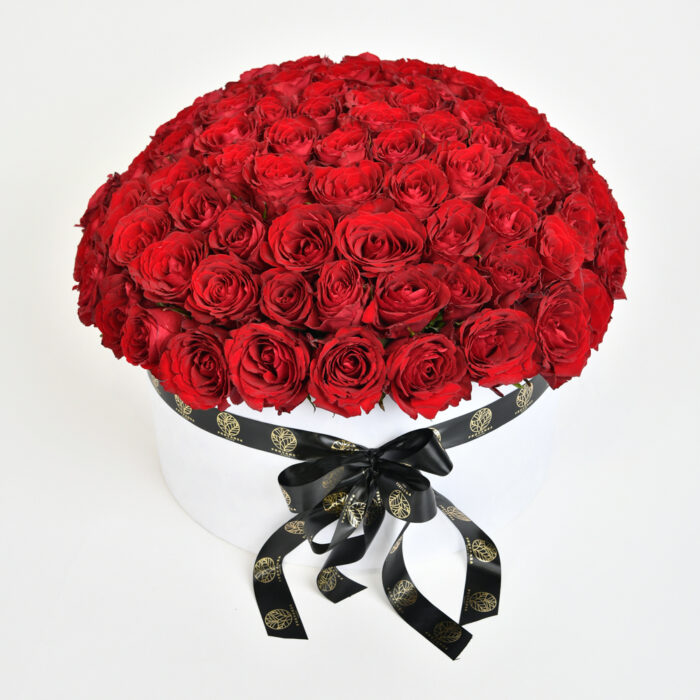 101 Ruža u belom box-u - Cvećara Provansa Dekor - Dostava cveća Beograd - ruze u kutiji