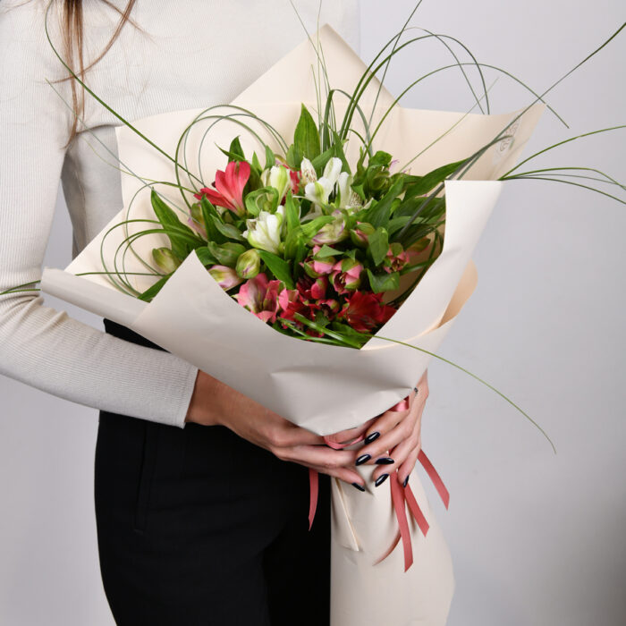 buket od šarenog cveća - austromeria - buketi cveća - dostava cveća Beograd - Provansa Dekor cvećara