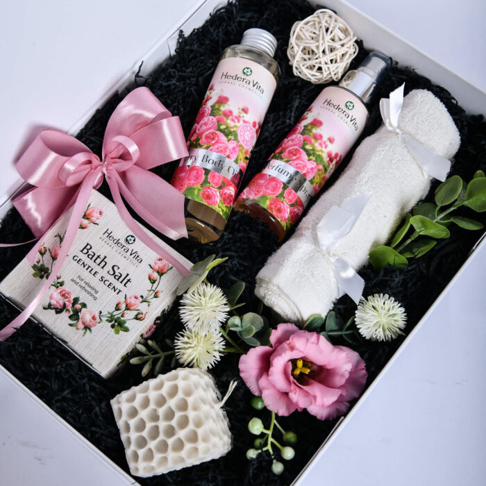 Korpo classic - u beloj kutiji sa kozmetikom Hedera Vita - dostava cveća – Cvećara Provansa Dekor Beograd